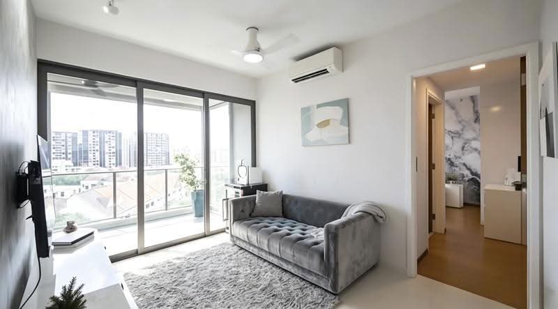 Kovan Regency, 38 Kovan Rise, Hougang / Punggol / Sengkang, Room Rental, 150 sqft, Condominium For Rent, by April Liu, 500286520 - Living Room - PropertyGuru.com.sg