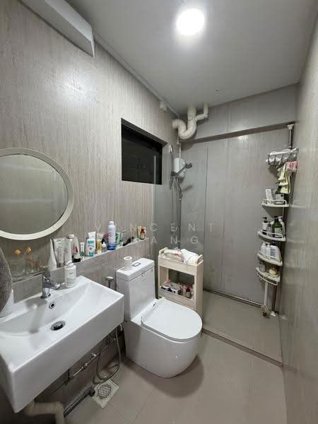 652 Woodlands Ring Road, 652 Woodlands Ring Road, Admiralty / Woodlands, 5 Bedrooms, 1,550 sqft, HDB Flat For Sale, by Vincent Zhang, 500286524 - Bathroom - PropertyGuru.com.sg