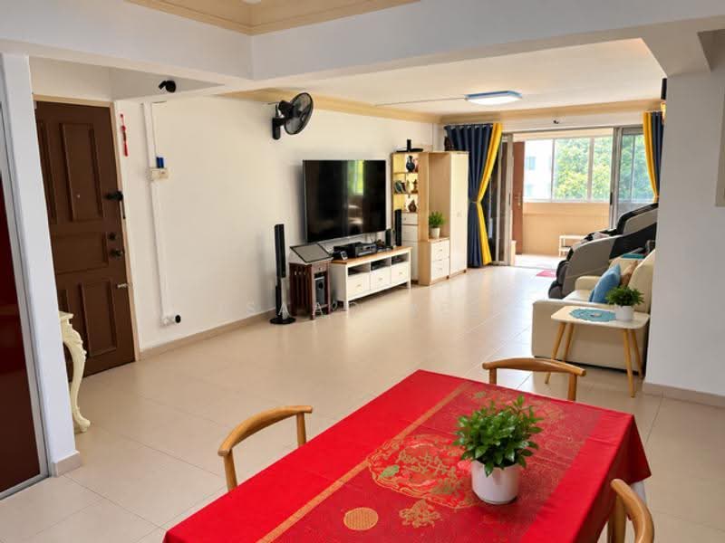 605 Bedok Reservoir Road, 605 Bedok Reservoir Road, Bedok / Upper East Coast, 3 Bedrooms, 1,302 sqft, HDB Flat For Sale, by Isaac Yee, 500286531 - Living Room - PropertyGuru.com.sg