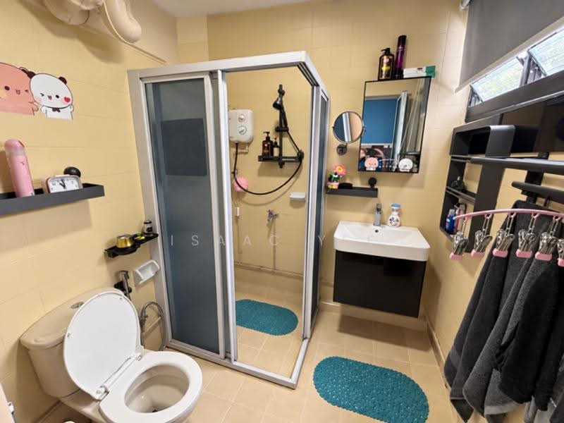 605 Bedok Reservoir Road, 605 Bedok Reservoir Road, Bedok / Upper East Coast, 3 Bedrooms, 1,302 sqft, HDB Flat For Sale, by Isaac Yee, 500286531 - Bathroom - PropertyGuru.com.sg