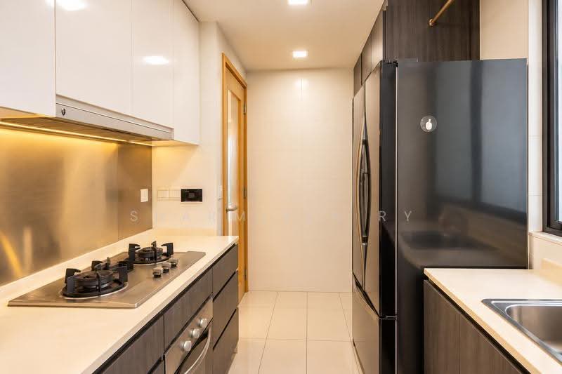 Esparina Residences, 113 Compassvale Bow, Hougang / Punggol / Sengkang, 2 Bedrooms, 829 sqft, Condominium For Sale, by Sharmiyla Ry, 500286537 - Kitchen - PropertyGuru.com.sg