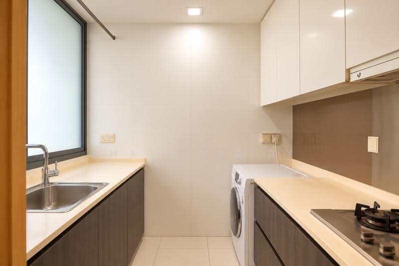 Esparina Residences, 113 Compassvale Bow, Hougang / Punggol / Sengkang, 2 Bedrooms, 829 sqft, Condominium For Sale, by Sharmiyla Ry, 500286537 - Kitchen - PropertyGuru.com.sg