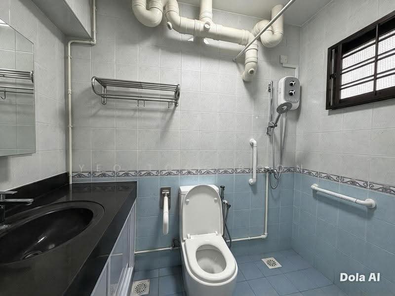 276C Jurong West Street 25, 276C Jurong West Street 25, Boon Lay / Jurong / Tuas, 3 Bedrooms, 969 sqft, HDB Flat For Sale, by Yeo Tong Boon, 500286540 - Bathroom - PropertyGuru.com.sg