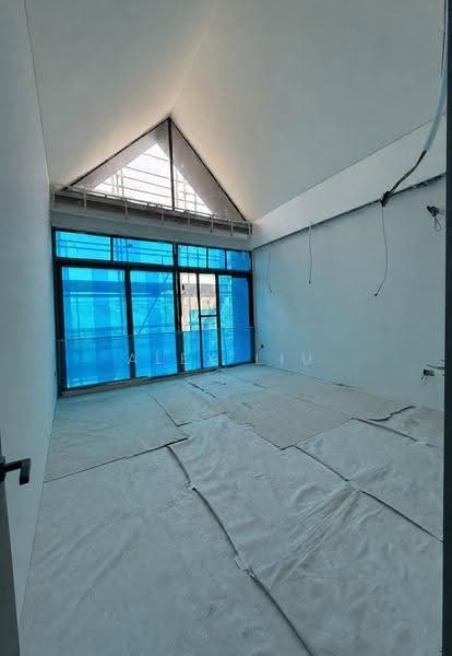 East View Garden, Jalan Pergam, Bedok / Upper East Coast, 6 Bedrooms, 6,411 sqft, Corner Terrace For Sale, by Alex Liu, 500286558 - Master room - PropertyGuru.com.sg