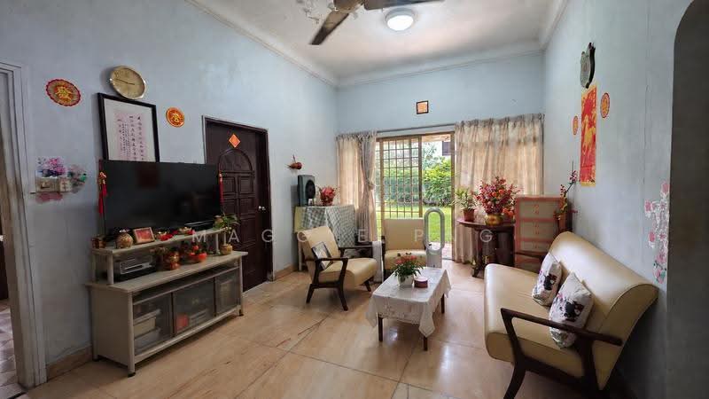 East Grove, 418A East Coast Road, East Coast / Marine Parade, 3 Bedrooms, 871 sqft, Condominium For Sale, by Maggie Png, 500286574 - Living Room - PropertyGuru.com.sg