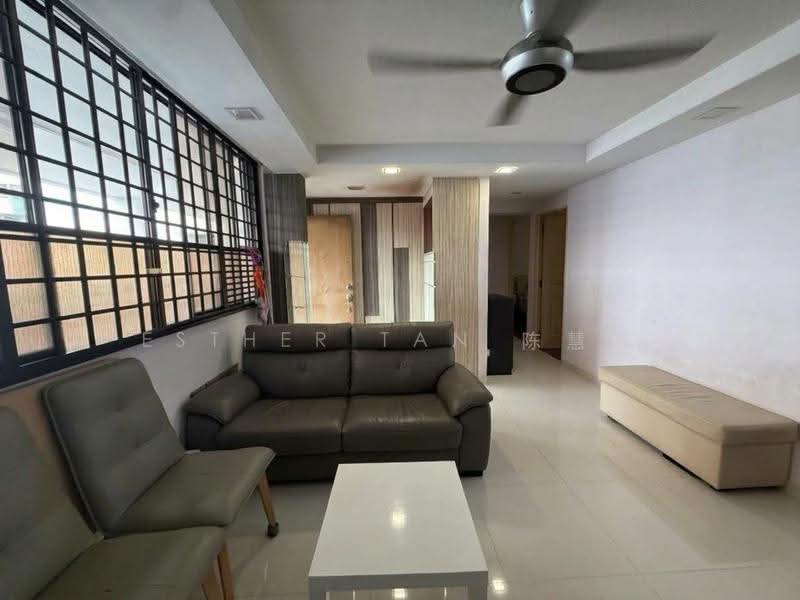 240 Serangoon Avenue 2, 240 Serangoon Avenue 2, Hougang / Punggol / Sengkang, 3 Bedrooms, 904 sqft, HDB Flat For Sale, by Esther Tan 陈慧媚, 500286583 - Living Room - PropertyGuru.com.sg