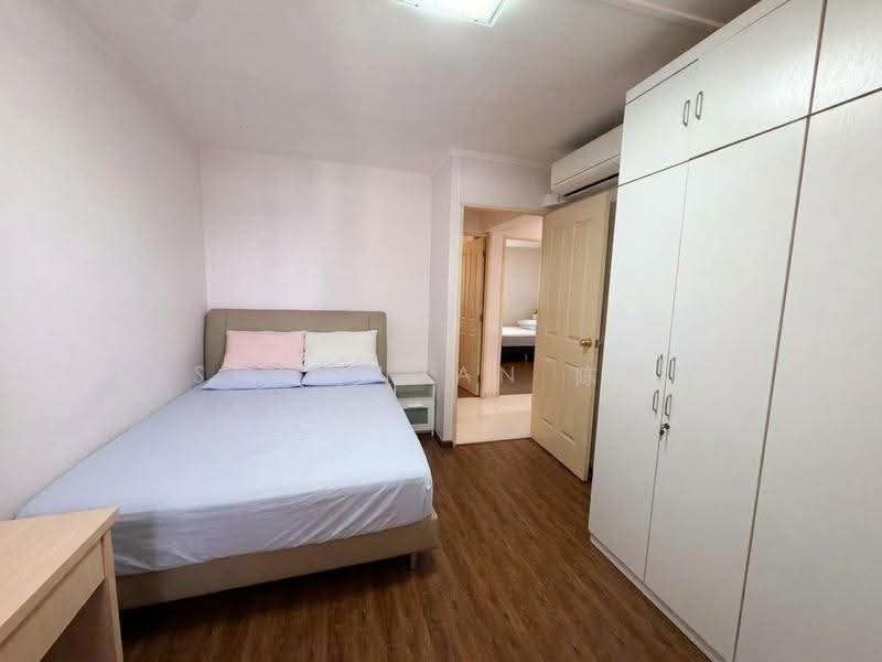240 Serangoon Avenue 2, 240 Serangoon Avenue 2, Hougang / Punggol / Sengkang, 3 Bedrooms, 904 sqft, HDB Flat For Sale, by Esther Tan 陈慧媚, 500286583 - Bedroom - PropertyGuru.com.sg