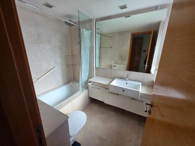 Mera Springs, 83 Carlisle Road, Farrer Park / Serangoon Rd, 2 Bedrooms, 1,066 sqft, Condominium For Sale, by Mok Sze Sze, 500286612 - Bathroom - PropertyGuru.com.sg