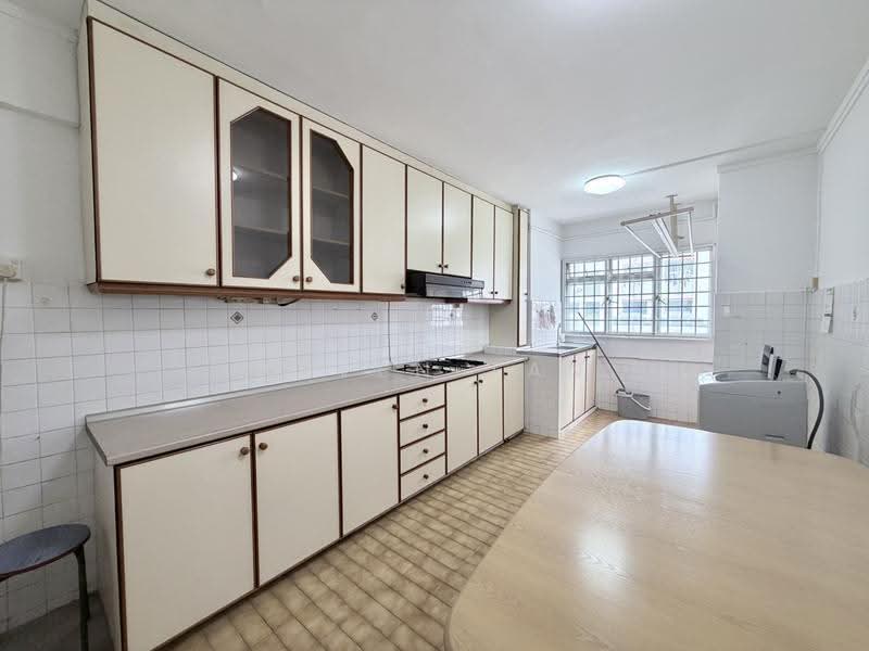 144 Tampines Street 12, 144 Tampines Street 12, Pasir Ris / Tampines, 2 Bedrooms, 796 sqft, HDB Flat For Sale, by Baven Tan, 500286626 - Kitchen - PropertyGuru.com.sg