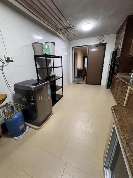 375 Clementi Avenue 4, 375 Clementi Avenue 4, Buona Vista / West Coast / Clementi New Town, 2 Bedrooms, 732 sqft, HDB Flat For Rent, by Azhar Johar, 500286637 - Kitchen - PropertyGuru.com.sg