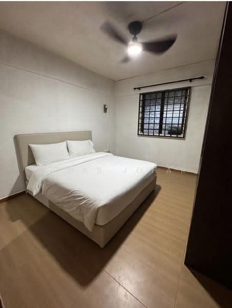 375 Clementi Avenue 4, 375 Clementi Avenue 4, Buona Vista / West Coast / Clementi New Town, 2 Bedrooms, 732 sqft, HDB Flat For Rent, by Azhar Johar, 500286637 - Bedroom - PropertyGuru.com.sg