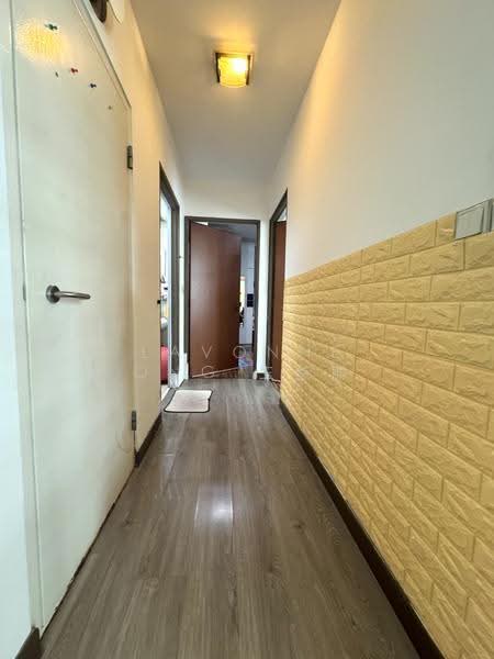 211A Punggol Walk, 211A Punggol Walk, Hougang / Punggol / Sengkang, 2 Bedrooms, 721 sqft, HDB Flat For Sale, by Lavonne Ong 王慧丽, 500286656 - Corridor - PropertyGuru.com.sg