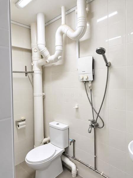 104 Jalan Rajah, 104 Jalan Rajah, Balestier / Toa Payoh, 3 Bedrooms, 1,453 sqft, HDB Flat For Sale, by Desmond Lian, 500286666 - Bathroom - PropertyGuru.com.sg