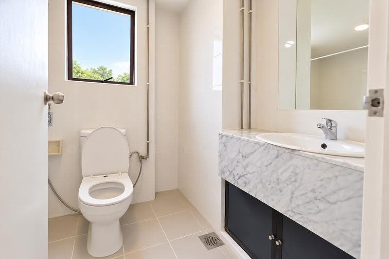 Hua Xin Court, 23A Nallur Road, East Coast / Marine Parade, 3 Bedrooms, 1,970 sqft, Condominium For Rent, by Cassie Lam 林羿伶, 500286672 - Bathroom - PropertyGuru.com.sg