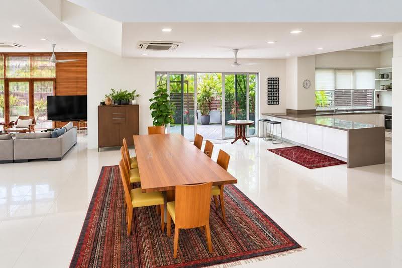 Wareham road, East Coast / Marine Parade, 7 Bedrooms, 8,000 sqft, Detached House For Sale, by Torance Paul, 500286686 - Living Room - PropertyGuru.com.sg