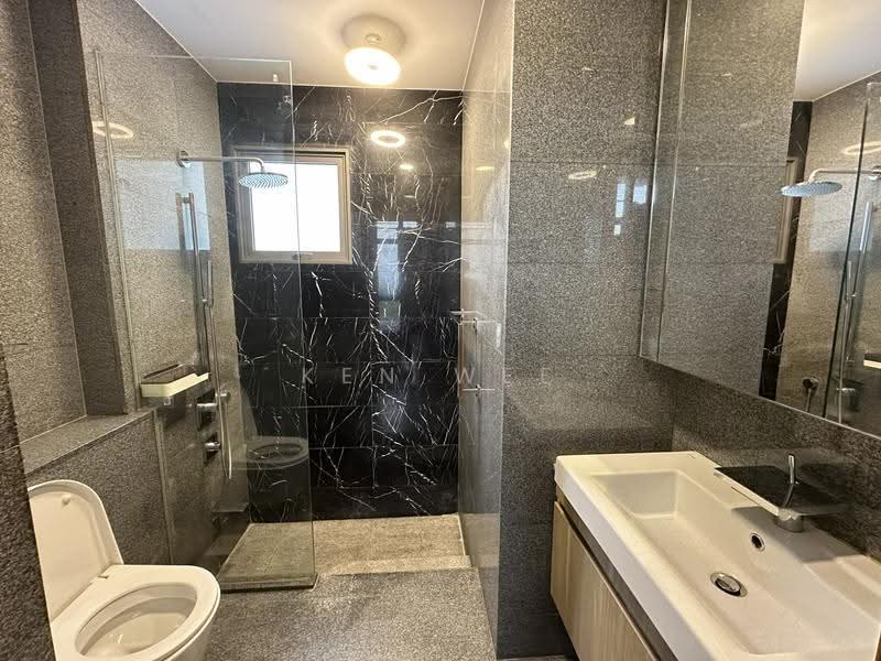 Seahill, 121 West Coast Crescent, Buona Vista / West Coast / Clementi New Town, 2 Bedrooms, 786 sqft, Condominium For Sale, by Ken Wee, 500286692 - Bathroom - PropertyGuru.com.sg