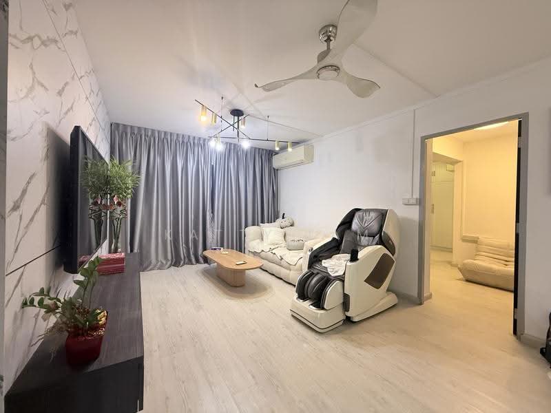 718 Tampines Street 72, 718 Tampines Street 72, Pasir Ris / Tampines, 3 Bedrooms, 1,066 sqft, HDB Flat For Rent, by Katty Lam, 500286710 - Living Room - PropertyGuru.com.sg