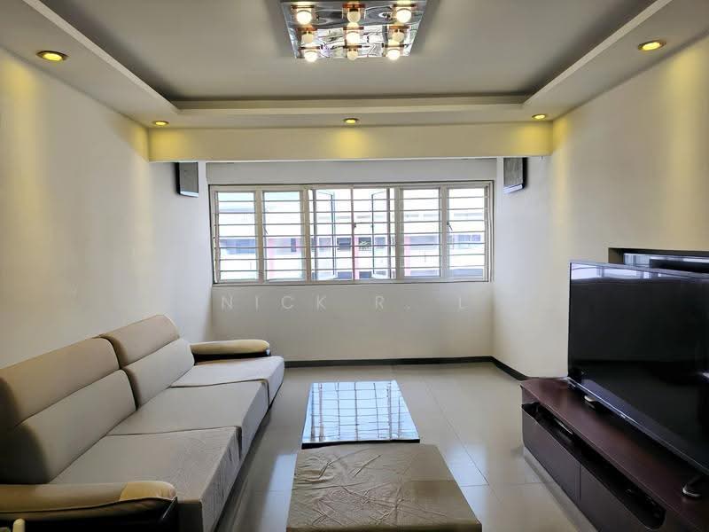 942 Hougang Street 92, 942 Hougang Street 92, Hougang / Punggol / Sengkang, 4 Bedrooms, 1,292 sqft, HDB Flat For Sale, by Nick R. L, 500286717 - Living Room - PropertyGuru.com.sg