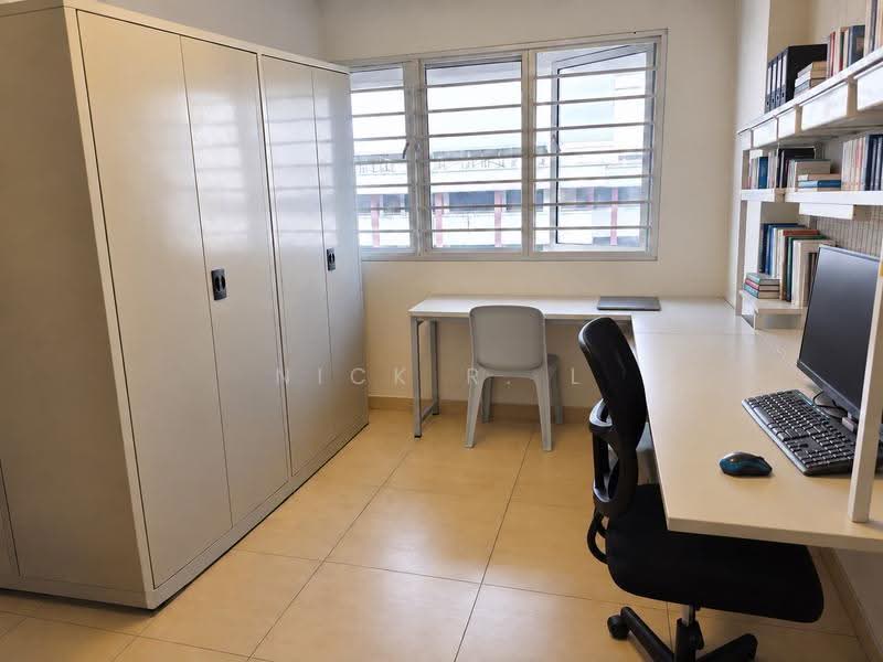 942 Hougang Street 92, 942 Hougang Street 92, Hougang / Punggol / Sengkang, 4 Bedrooms, 1,292 sqft, HDB Flat For Sale, by Nick R. L, 500286717 - Study - PropertyGuru.com.sg
