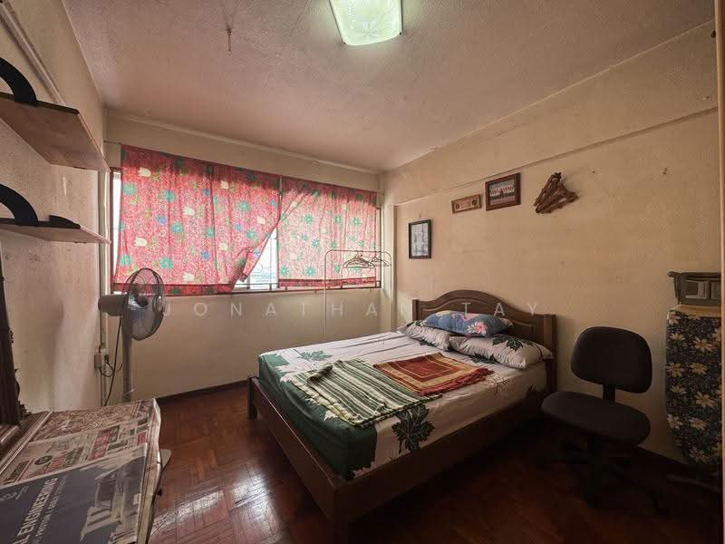 907 Tampines Avenue 4, 907 Tampines Avenue 4, Pasir Ris / Tampines, Room Rental, 150 sqft, HDB Flat For Rent, by Jonathan Tay, 500286719 - Bedroom - PropertyGuru.com.sg