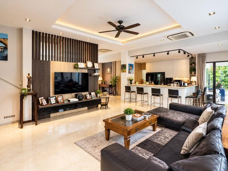 Mins walk to Siglap MRT & Like New Detached, Jalan Buloh Perindu,East Coast Road,Frankel Avenue ,Siglap Road, East Coast / Marine Parade, 6 Bedrooms, 6,572 sqft, Detached House For Sale, by Razak ., 500286734 - Living Room - PropertyGuru.com.sg