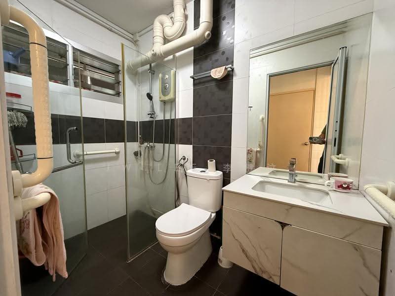 928 Hougang Street 91, 928 Hougang Street 91, Hougang / Punggol / Sengkang, 4 Bedrooms, 1,292 sqft, HDB Flat For Sale, by JW Lee 李健汶, 500286737 - Bathroom - PropertyGuru.com.sg