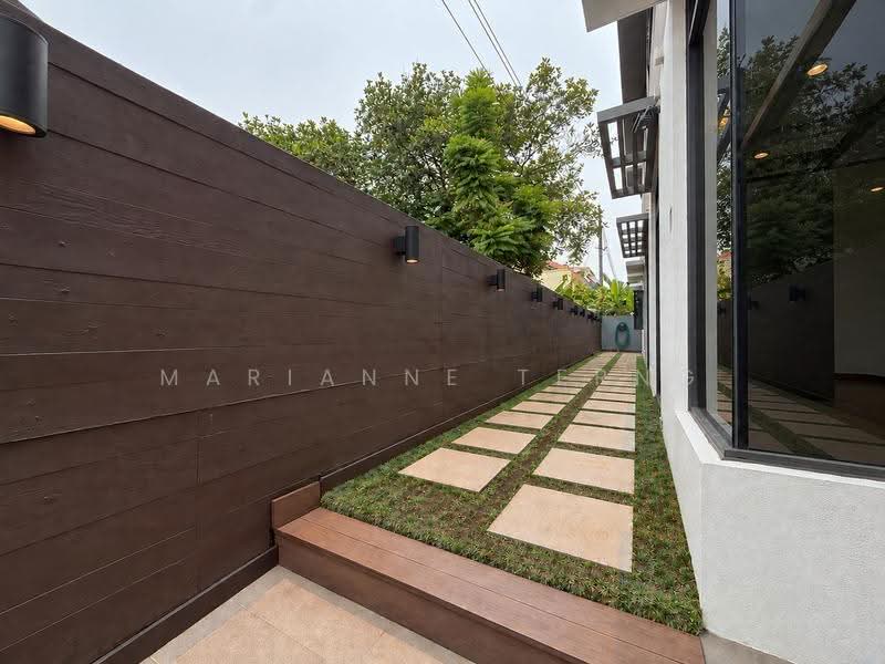 Serangoon Garden Estate, Berwick Drive | Serangoon Garden Way | Chartwell Drive | Burghley Drive | Huddington Avenue | Kingswear Avenue | Carisbrooke Grove | Bodmin Drive | Braemar Drive | Brockhampton Drive | Blandford Drive | Bloxhome Drive | Medway Drive | Crowhurst Drive, Hougang / Punggol / Sengkang, 5 Bedrooms, 4,000 sqft, Semi-Detached House For Rent, by Marianne Terng, 500286738 - Exterior - PropertyGuru.com.sg