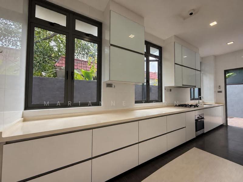 Serangoon Garden Estate, Berwick Drive | Serangoon Garden Way | Chartwell Drive | Burghley Drive | Huddington Avenue | Kingswear Avenue | Carisbrooke Grove | Bodmin Drive | Braemar Drive | Brockhampton Drive | Blandford Drive | Bloxhome Drive | Medway Drive | Crowhurst Drive, Hougang / Punggol / Sengkang, 5 Bedrooms, 4,000 sqft, Semi-Detached House For Rent, by Marianne Terng, 500286738 - Kitchen - PropertyGuru.com.sg