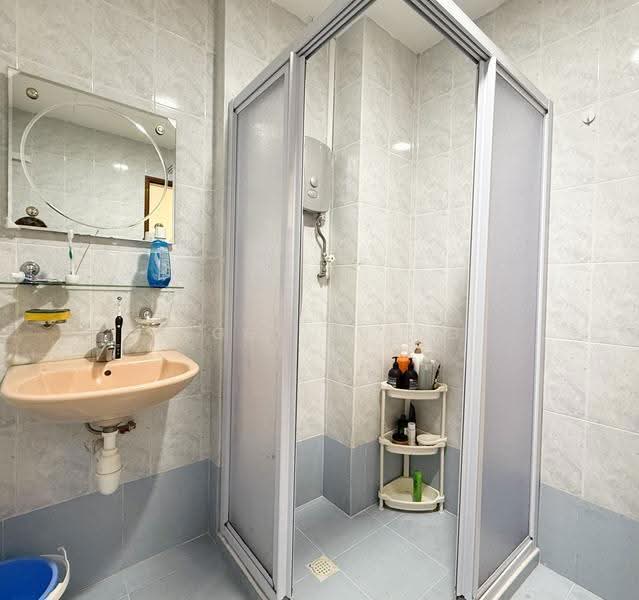 280 River Valley road, River Valley Road, Orchard / River Valley, Room Rental, 200 sqft, Apartment For Rent, by Peggy Cheng, 500286740 - Bathroom - PropertyGuru.com.sg