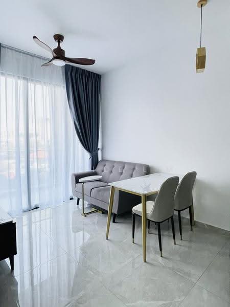 Stirling Residences, 21 Stirling Road, Alexandra / Commonwealth, 1 Bedroom, 441 sqft, Condominium For Sale, by Janice Lim, 500286745 - Living Room - PropertyGuru.com.sg