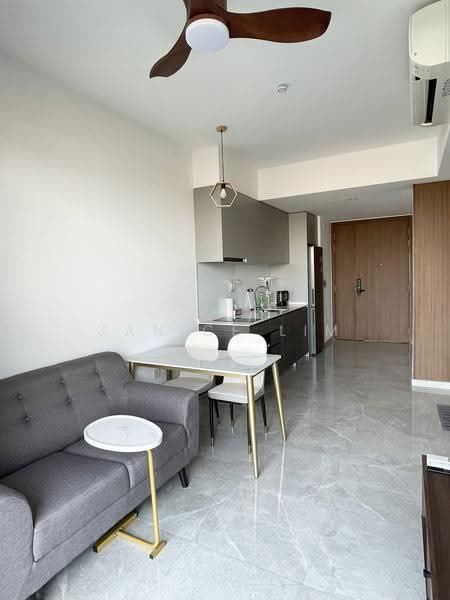 Stirling Residences, 21 Stirling Road, Alexandra / Commonwealth, 1 Bedroom, 441 sqft, Condominium For Sale, by Janice Lim, 500286745 - Living Room - PropertyGuru.com.sg