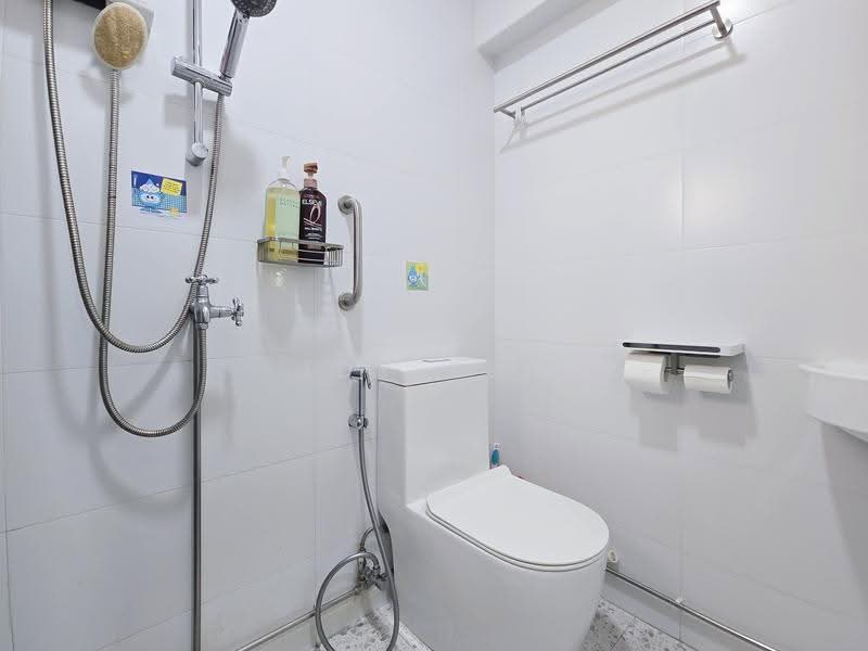 104 Potong Pasir Avenue 1, 104 Potong Pasir Avenue 1, Macpherson / Potong Pasir, 2 Bedrooms, 796 sqft, HDB Flat For Sale, by Idy Tee, 500286766 - Bathroom - PropertyGuru.com.sg