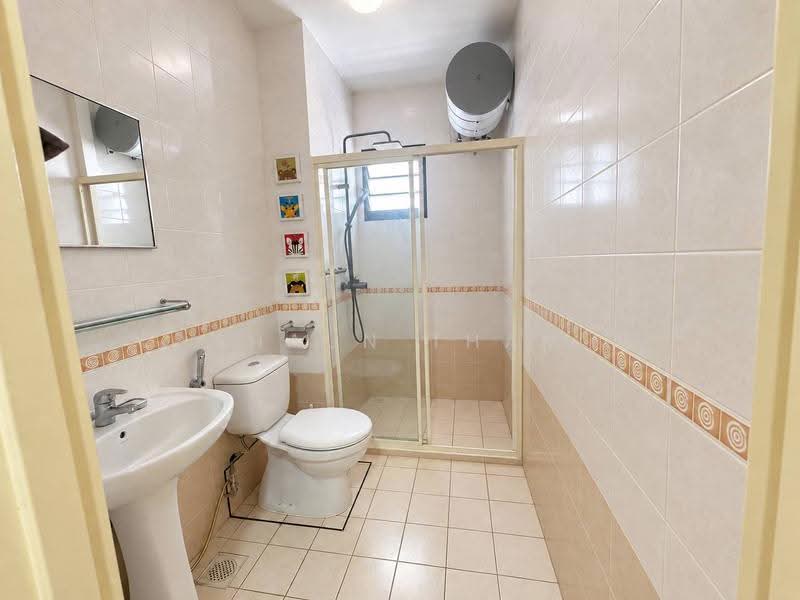 158D Rivervale Crescent, 158D Rivervale Crescent, Hougang / Punggol / Sengkang, 3 Bedrooms, 1,194 sqft, HDB Flat For Sale, by Shaun Tham, 500286804 - Bathroom - PropertyGuru.com.sg