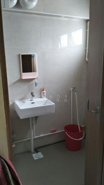 153 Yung Ho Road, 153 Yung Ho Road, Boon Lay / Jurong / Tuas, 3 Bedrooms, 1,119 sqft, HDB Flat For Sale, by Mandy Huang, 500286828 - Bathroom - PropertyGuru.com.sg