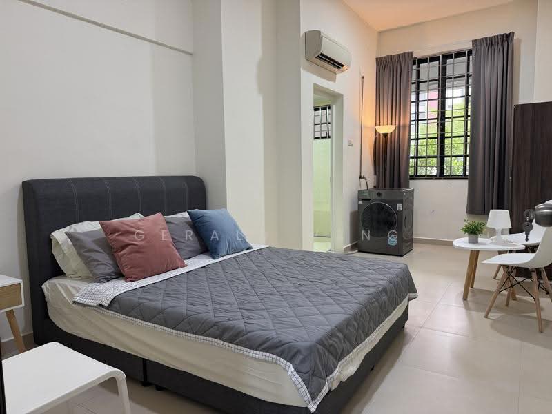 Rangoon Apts, 190 Rangoon Road, Farrer Park / Serangoon Rd, Room Rental, 220 sqft, Apartment For Rent, by Gerald Wang, 500286839 - Bedroom - PropertyGuru.com.sg