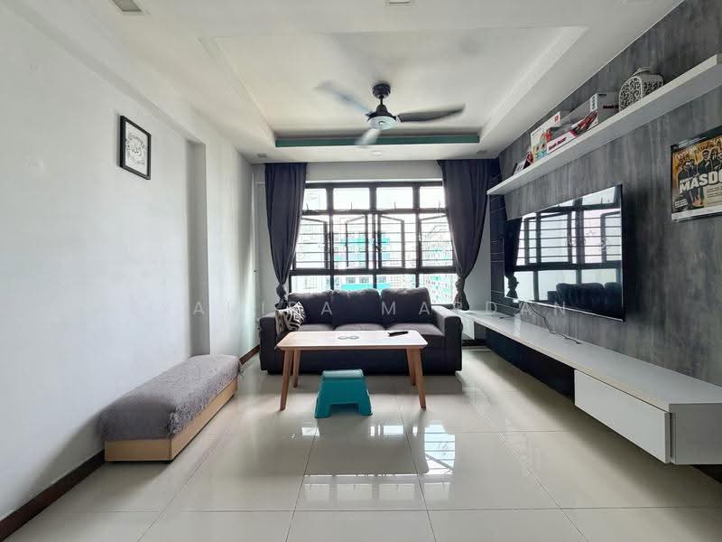 807B Choa Chu Kang Avenue 1, 807B Choa Chu Kang Avenue 1, Dairy Farm / Bukit Panjang / Choa Chu Kang, 3 Bedrooms, 990 sqft, HDB Flat For Sale, by Syahira Mardan, 500286846 - Living Room - PropertyGuru.com.sg