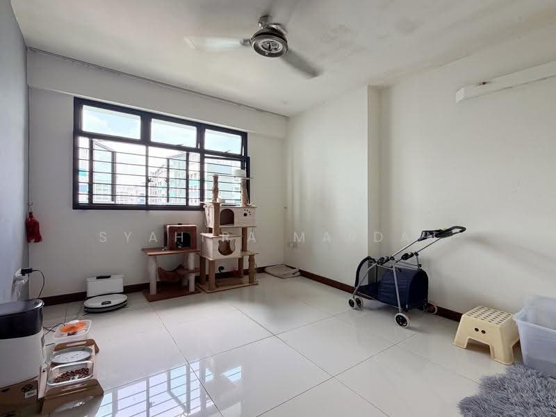 807B Choa Chu Kang Avenue 1, 807B Choa Chu Kang Avenue 1, Dairy Farm / Bukit Panjang / Choa Chu Kang, 3 Bedrooms, 990 sqft, HDB Flat For Sale, by Syahira Mardan, 500286846 - Living Room - PropertyGuru.com.sg