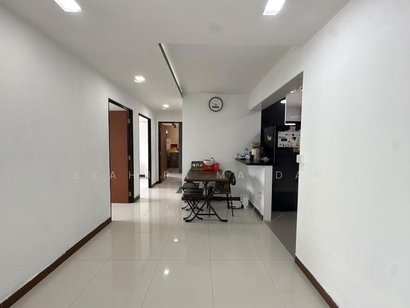 807B Choa Chu Kang Avenue 1, 807B Choa Chu Kang Avenue 1, Dairy Farm / Bukit Panjang / Choa Chu Kang, 3 Bedrooms, 990 sqft, HDB Flat For Sale, by Syahira Mardan, 500286846 - Corridor - PropertyGuru.com.sg