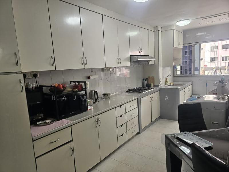 107 Yishun Ring Road, 107 Yishun Ring Road, Sembawang / Yishun, 2 Bedrooms, 721 sqft, HDB Flat For Sale, by Raja Sekhara, 500286863 - Kitchen - PropertyGuru.com.sg