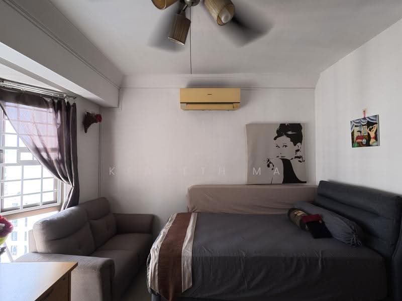 Parkview Apartments, 1 Bukit Batok Street 25, Dairy Farm / Bukit Panjang / Choa Chu Kang, Room Rental, 130 sqft, Apartment For Rent, by Kenneth Ma, 500286865 - ROOM 1 - PropertyGuru.com.sg
