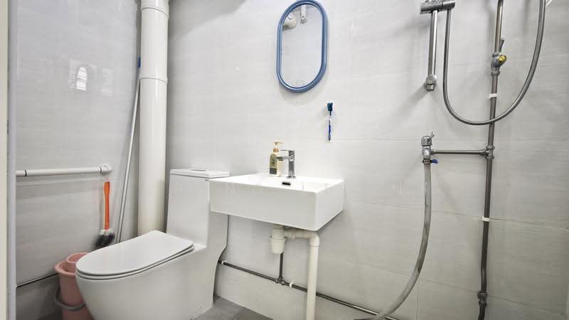 416 Pasir Ris Drive 6, 416 Pasir Ris Drive 6, Pasir Ris / Tampines, 3 Bedrooms, 1,130 sqft, HDB Flat For Sale, by Zheng Libin, 500286896 - Bathroom - PropertyGuru.com.sg