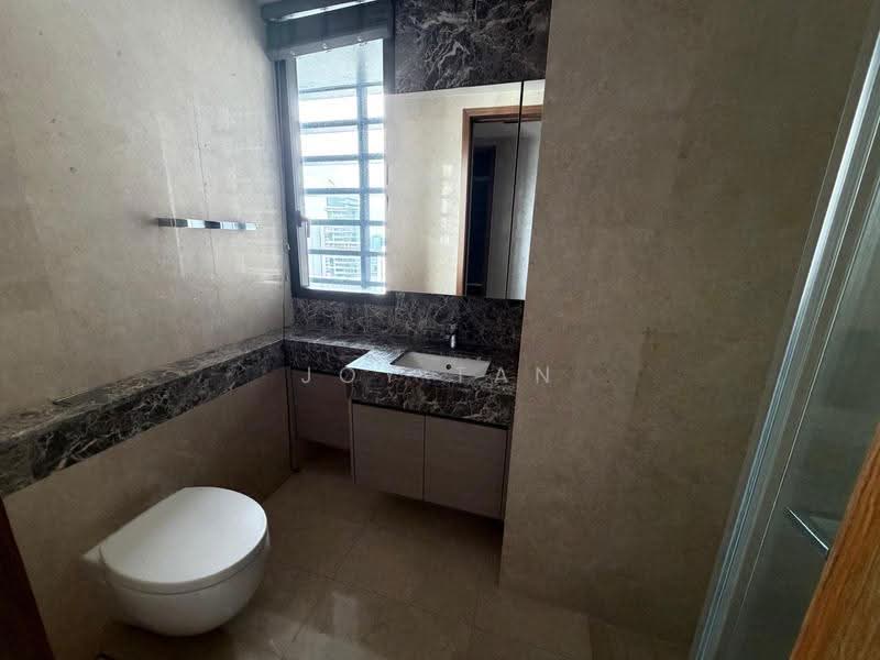 8 Saint Thomas, 10 Saint Thomas Walk, Orchard / River Valley, 3 Bedrooms, 1,302 sqft, Condominium For Sale, by Joy Tan, 500286907 - Bathroom - PropertyGuru.com.sg