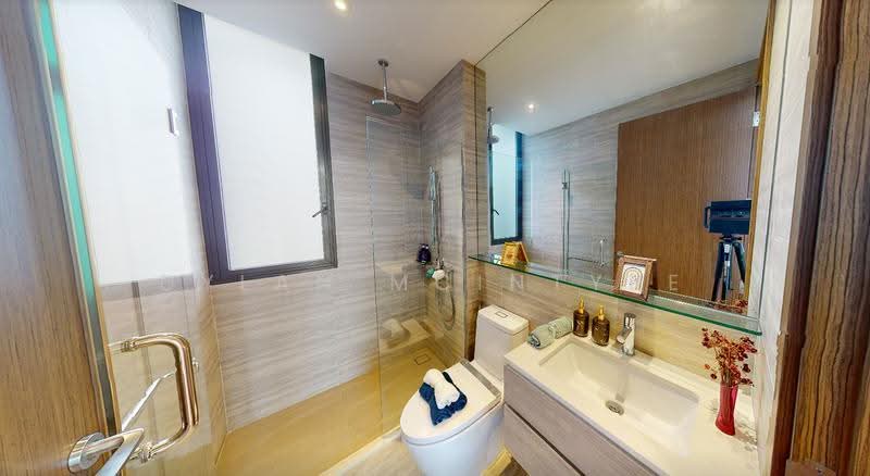 Alana, 194 Sunrise Terrace, Seletar / Yio Chu Kang, 4 Bedrooms, 3,122 sqft, Terraced House For Sale, by Dylan McIntyre, 500286908 - Bathroom - PropertyGuru.com.sg