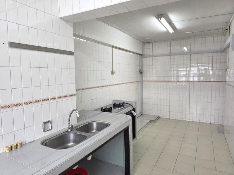 952 Jurong West Street 91, 952 Jurong West Street 91, Boon Lay / Jurong / Tuas, 3 Bedrooms, 1,195 sqft, HDB Flat For Sale, by Nick R. L, 500286917 - Kitchen - PropertyGuru.com.sg