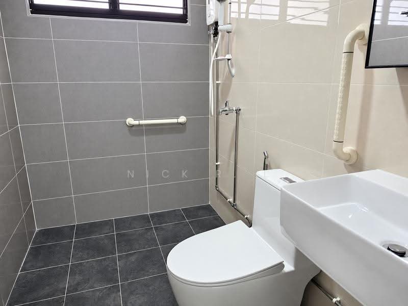 952 Jurong West Street 91, 952 Jurong West Street 91, Boon Lay / Jurong / Tuas, 3 Bedrooms, 1,195 sqft, HDB Flat For Sale, by Nick R. L, 500286917 - Bathroom - PropertyGuru.com.sg