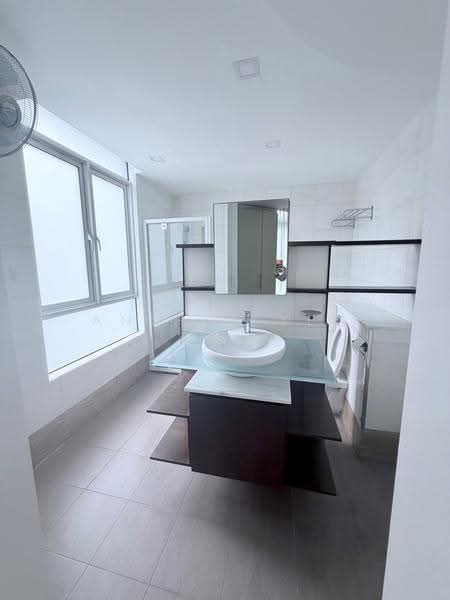 Binjai Crest, 193 Jalan Kampong Chantek, Clementi Park / Upper Bukit Timah, 5 Bedrooms, 4,650 sqft, Semi-Detached House For Rent, by Anthea Yeo 杨丽娇, 500286918 - Bathroom - PropertyGuru.com.sg