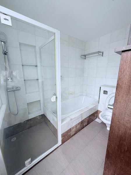 Binjai Crest, 193 Jalan Kampong Chantek, Clementi Park / Upper Bukit Timah, 5 Bedrooms, 4,650 sqft, Semi-Detached House For Rent, by Anthea Yeo 杨丽娇, 500286918 - Bathroom - PropertyGuru.com.sg