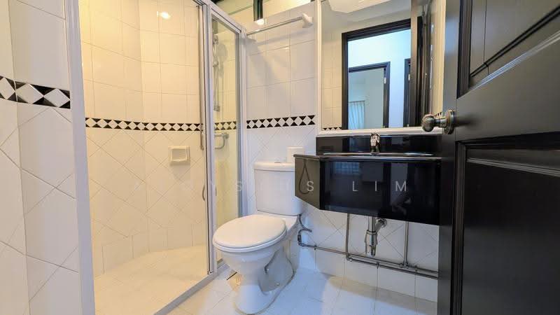 The Bencoolen, 180A Bencoolen Street, Beach Road / Bugis / Rochor, 2 Bedrooms, 850 sqft, Apartment For Sale, by Aloysius Lim, 500286933 - Bathroom - PropertyGuru.com.sg