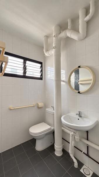 237 Tampines Street 21, 237 Tampines Street 21, Pasir Ris / Tampines, 3 Bedrooms, 1,130 sqft, HDB Flat For Rent, by Shawn Lew, 500286986 - Bathroom - PropertyGuru.com.sg