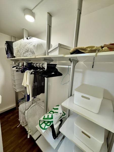 308 Shunfu Road, 308 Shunfu Road, Ang Mo Kio / Bishan / Thomson, 1 Bedroom, 721 sqft, HDB Flat For Sale, by Ben Lee, 500286997 - Walk-in wardrobe - PropertyGuru.com.sg
